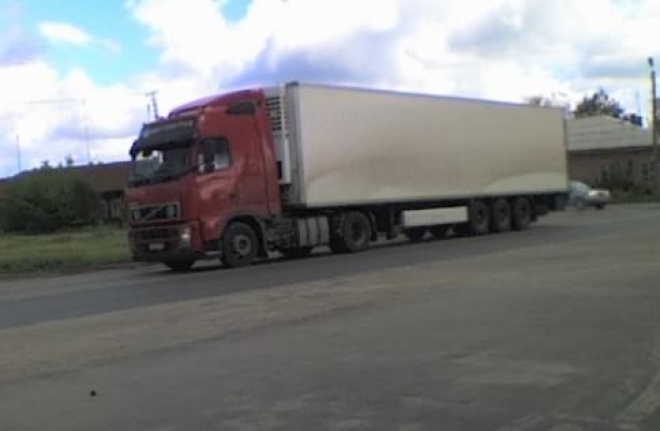 В Самарской области тягач “Volvo” врезался в “КАМАЗ”
